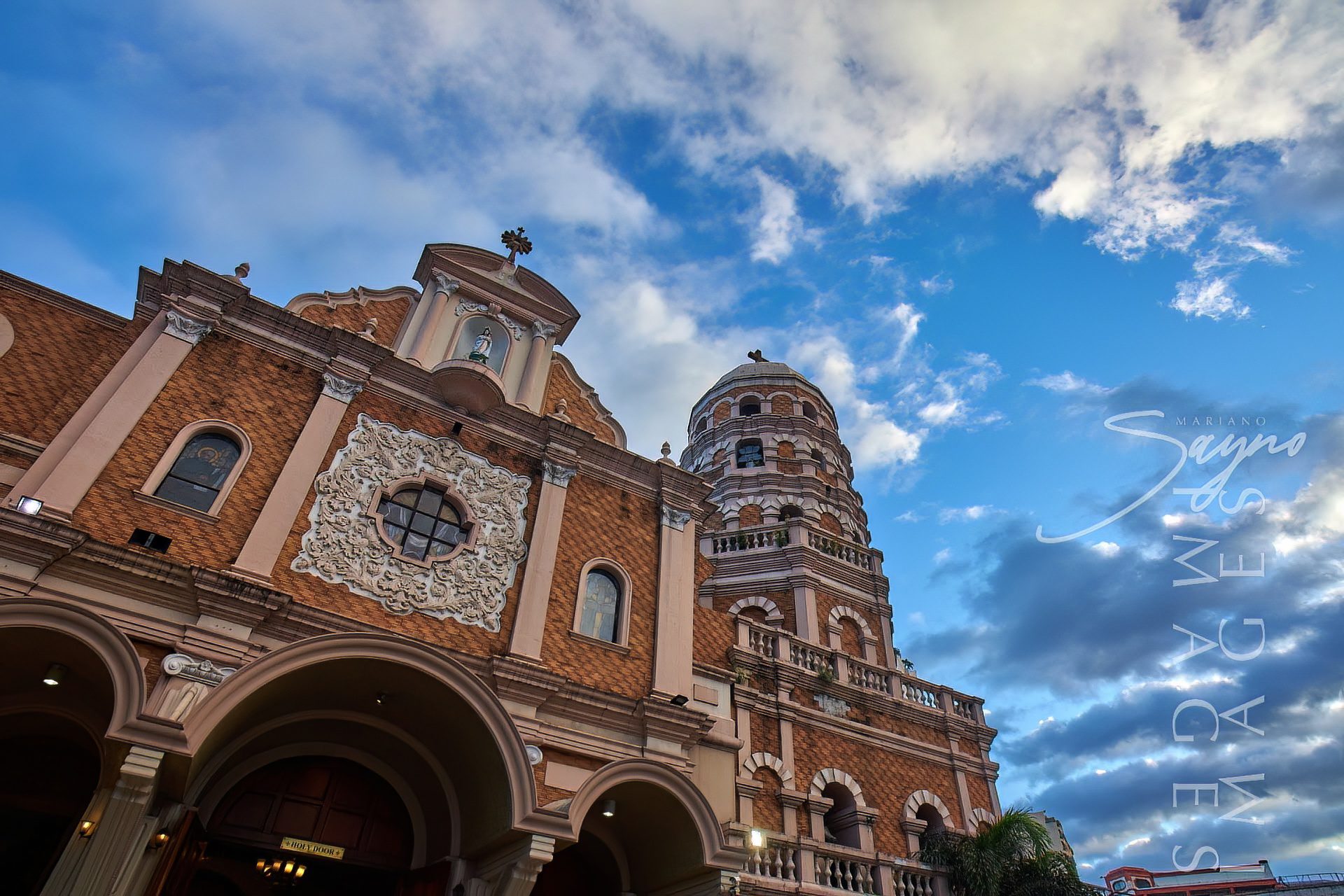 Santa Cruz Church: Where Faith Meets the Pulse of the City | The Beauty ...