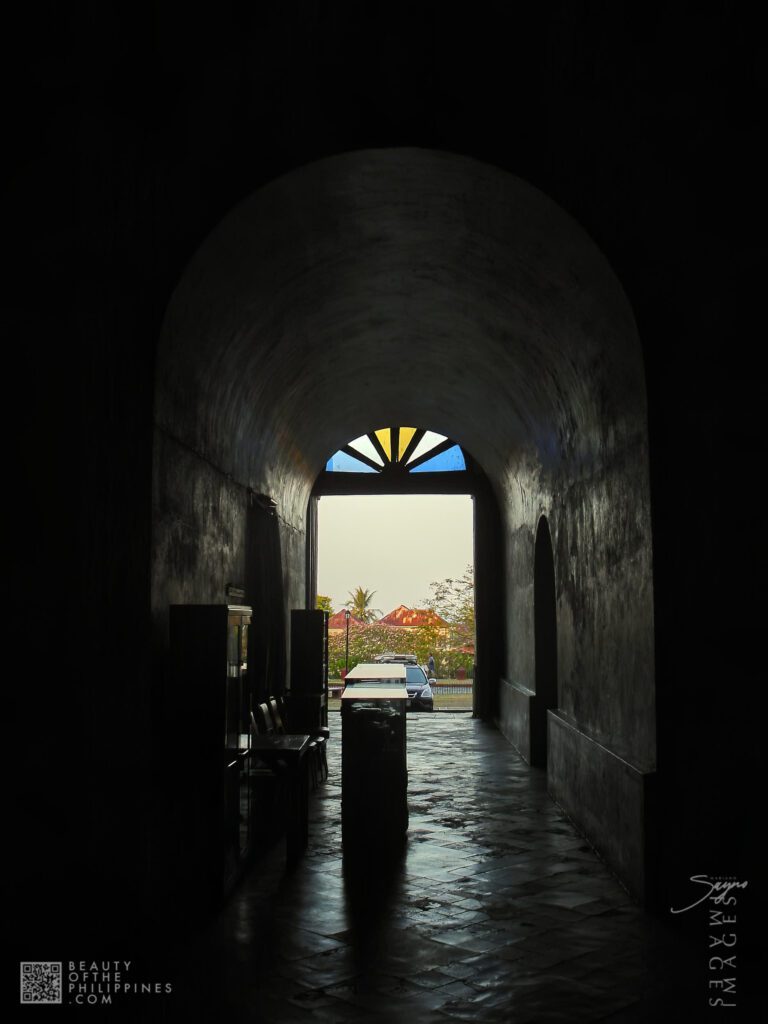 Taal Basilica Batangas 2007-04-06 2007-04-06 DSC04193 marianosayno
