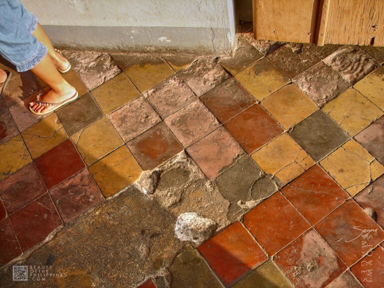 Taal Basilica Batangas 2007-04-06 2007-04-06 DSC04409 marianosayno 0