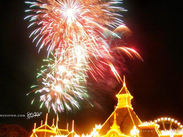 enchanted kingdom santa rosa laguna392038798_2883c79b54_o